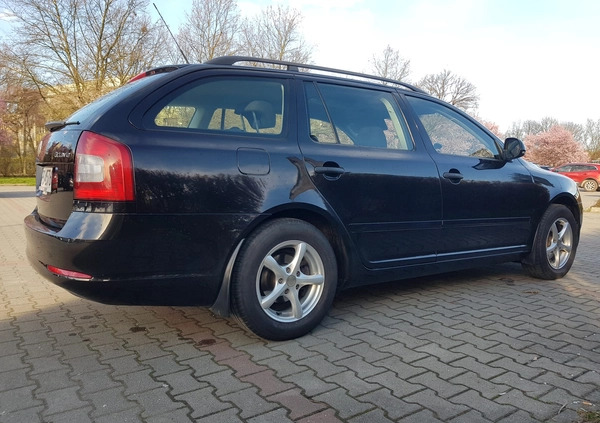 Skoda Octavia cena 18500 przebieg: 165000, rok produkcji 2009 z Wrocław małe 172